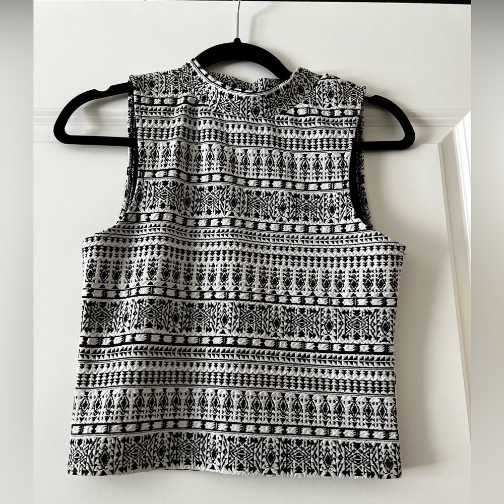 H&M Black and White Stretch Crop Top